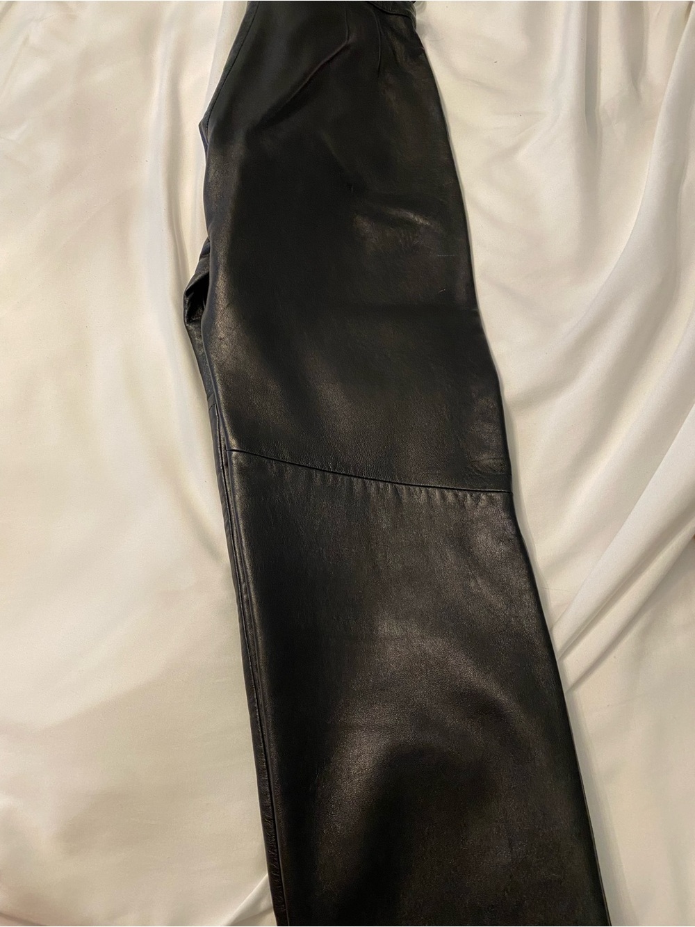 Cachè Vintage Women’s Black Leather Pants - Picture 3 of 4